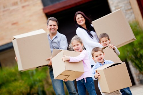 Organised packing service in Goodmayes for fragile household items